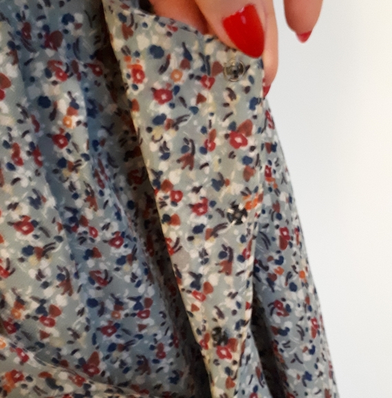 Dress with flower pattern - Picture 10 of 10